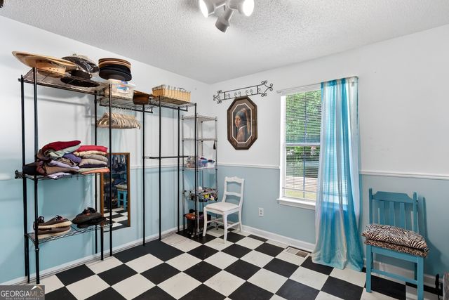 511 W Mcintosh Road, Brooks, GA 30205