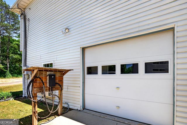 511 W Mcintosh Road, Brooks, GA 30205