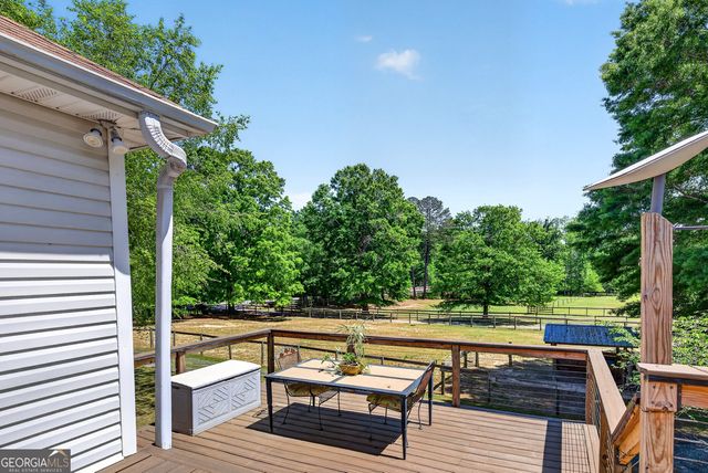 511 W Mcintosh Road, Brooks, GA 30205