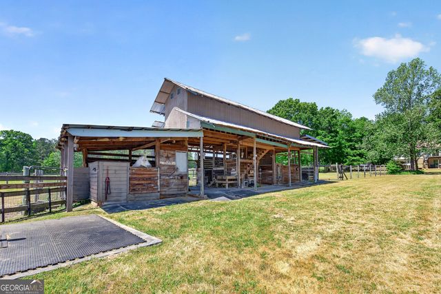 511 W Mcintosh Road, Brooks, GA 30205