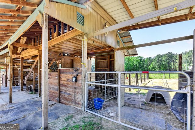 511 W Mcintosh Road, Brooks, GA 30205