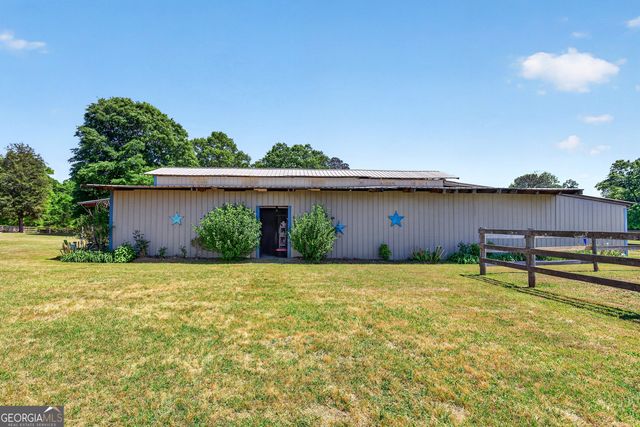511 W Mcintosh Road, Brooks, GA 30205