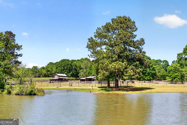 511 W Mcintosh Road, Brooks, GA 30205