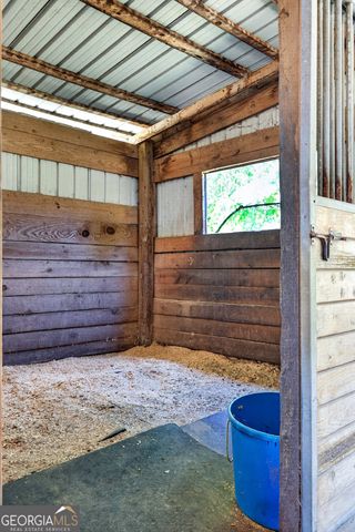 511 W Mcintosh Road, Brooks, GA 30205