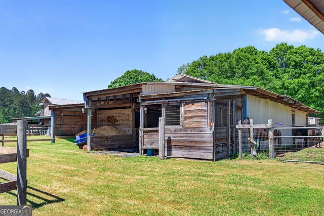 511 W Mcintosh Road, Brooks, GA 30205