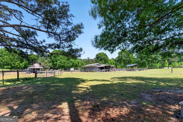 511 W Mcintosh Road, Brooks, GA 30205