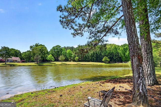 511 W Mcintosh Road, Brooks, GA 30205