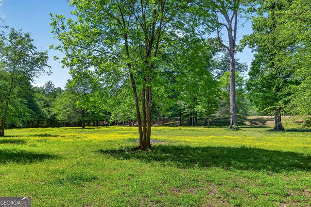 511 W Mcintosh Road, Brooks, GA 30205