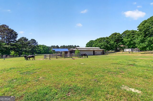 511 W Mcintosh Road, Brooks, GA 30205