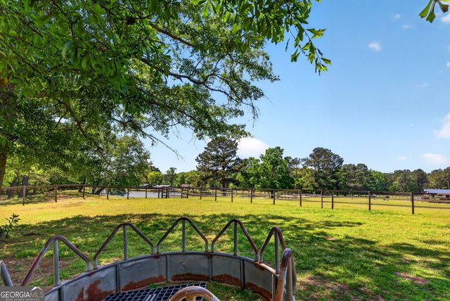 511 W Mcintosh Road, Brooks, GA 30205