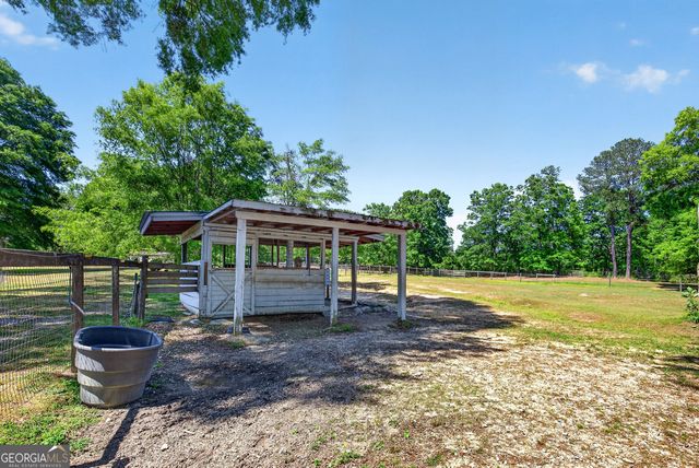 511 W Mcintosh Road, Brooks, GA 30205