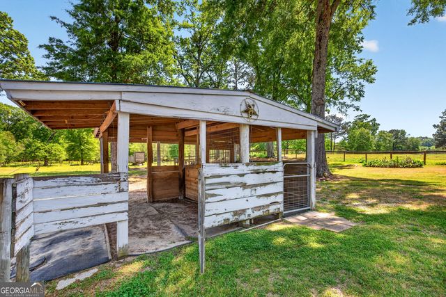 511 W Mcintosh Road, Brooks, GA 30205