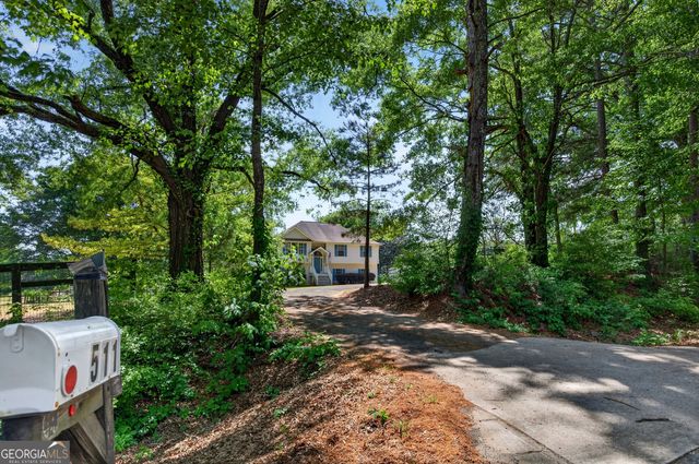 511 W Mcintosh Road, Brooks, GA 30205