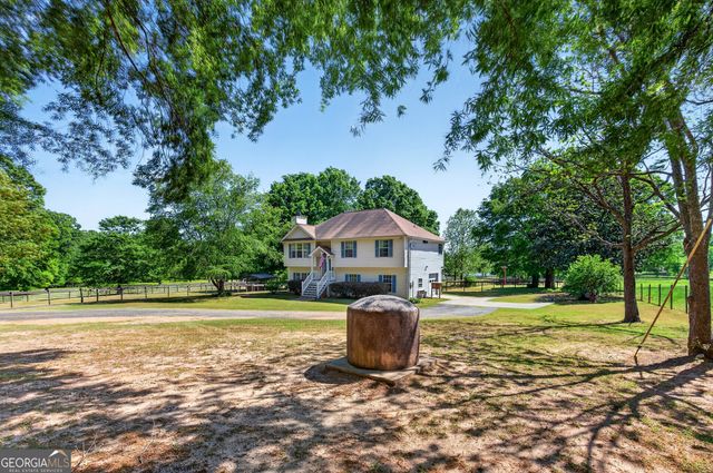 511 W Mcintosh Road, Brooks, GA 30205