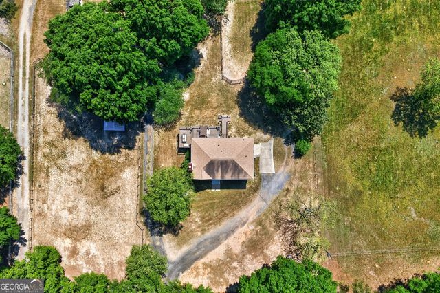 511 W Mcintosh Road, Brooks, GA 30205