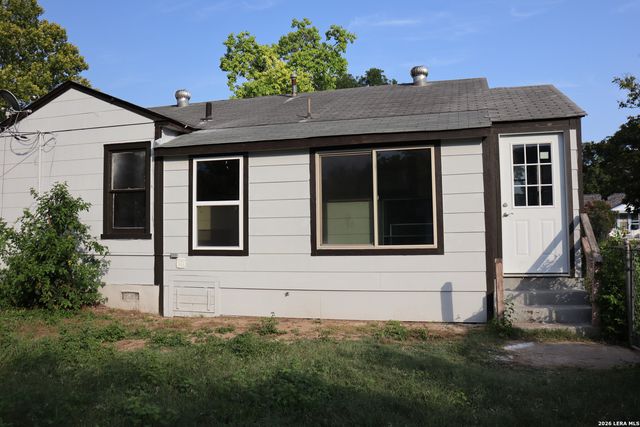 203 Brooks, Schertz, TX 78154