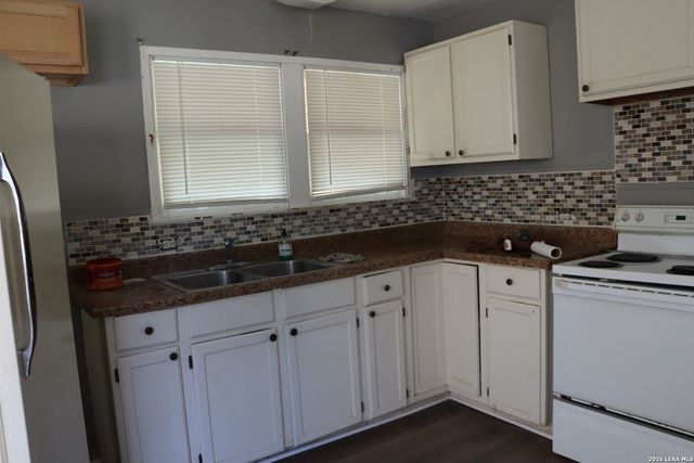 203 Brooks, Schertz, TX 78154