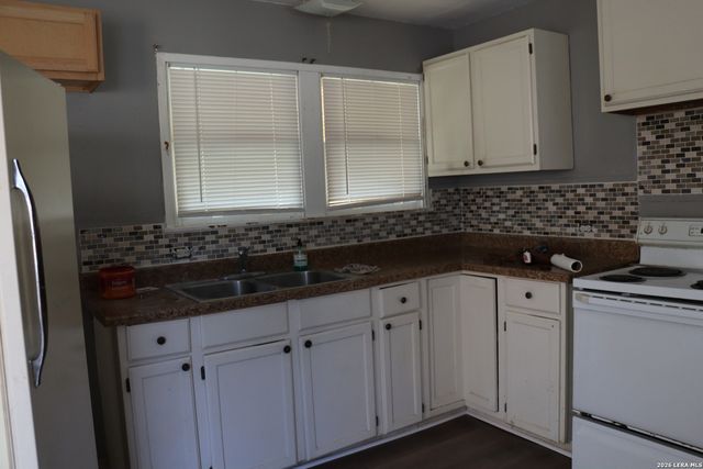 203 Brooks, Schertz, TX 78154