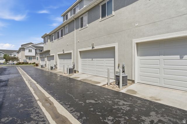 15191 S REINS WAY, Bluffdale, UT 84065