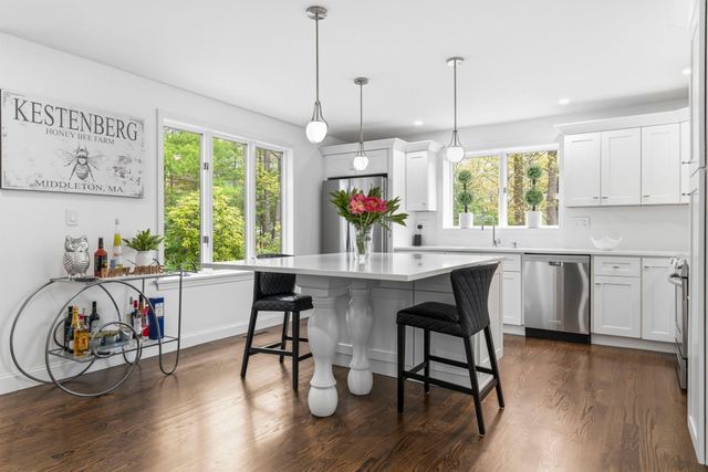 109 Flint Farm Rd, Middleton, MA 01949