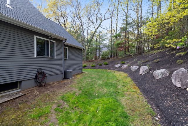 109 Flint Farm Rd, Middleton, MA 01949