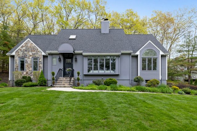 109 Flint Farm Rd, Middleton, MA 01949