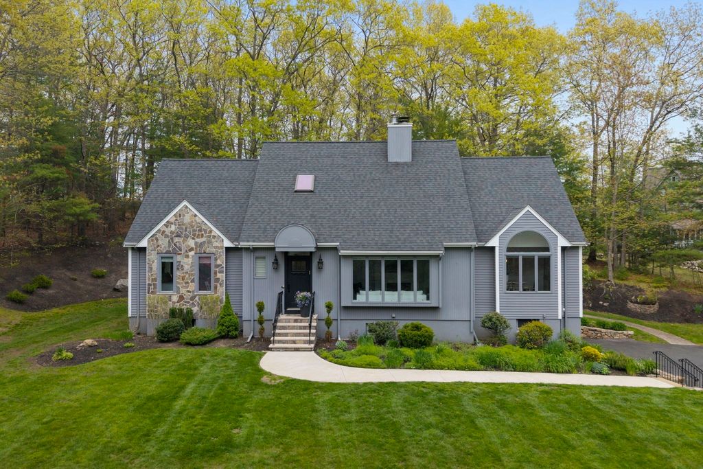 109 Flint Farm Rd, Middleton, MA 01949