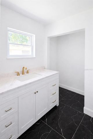 207 N BEVERLY AVENUE, Tampa, FL 33609