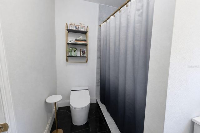 207 N BEVERLY AVENUE, Tampa, FL 33609