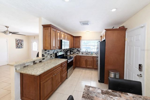 207 N BEVERLY AVENUE, Tampa, FL 33609