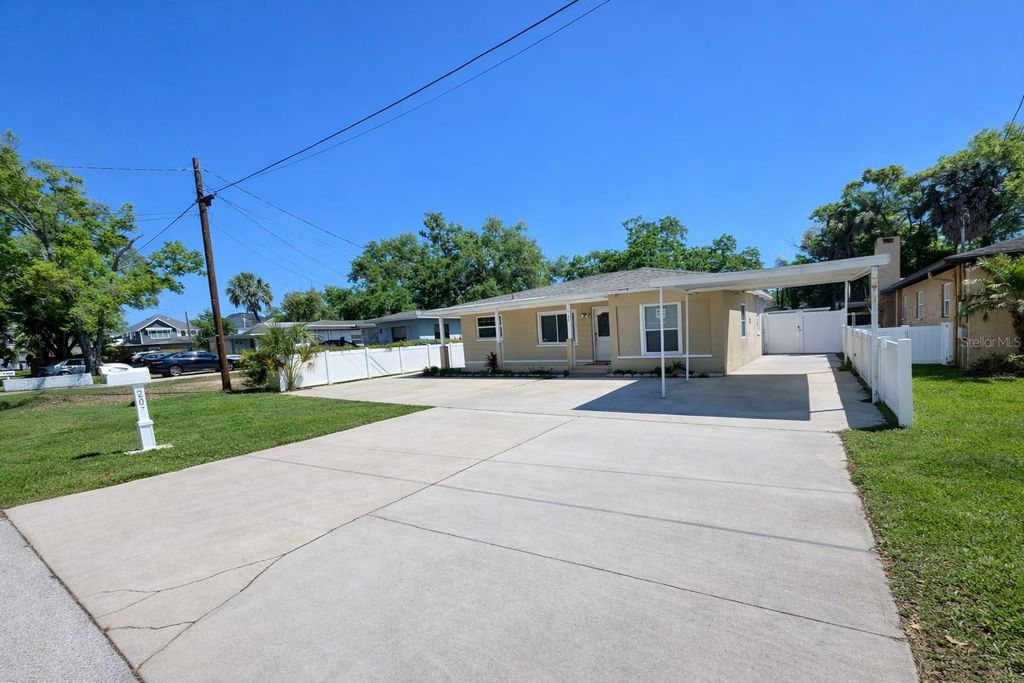 207 N BEVERLY AVENUE, Tampa, FL 33609