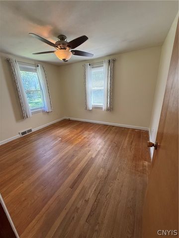 7124 Buckley Road, Salina, NY 13088