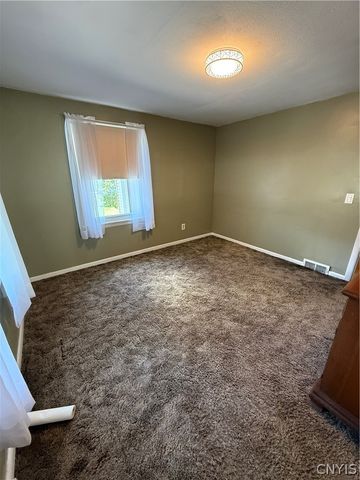 7124 Buckley Road, Salina, NY 13088