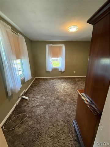7124 Buckley Road, Salina, NY 13088