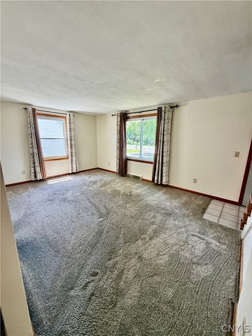 7124 Buckley Road, Salina, NY 13088