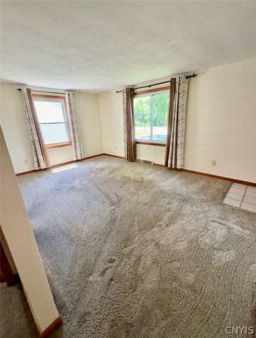 7124 Buckley Road, Salina, NY 13088