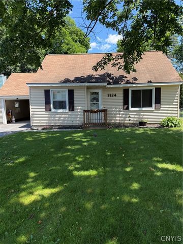 7124 Buckley Road, Salina, NY 13088