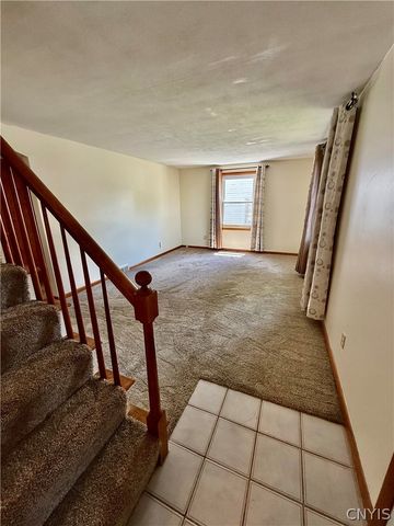 7124 Buckley Road, Salina, NY 13088
