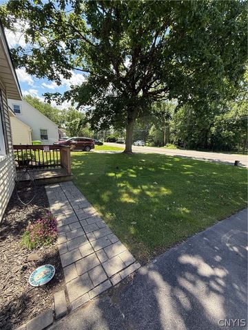 7124 Buckley Road, Salina, NY 13088