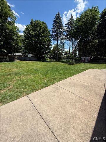 7124 Buckley Road, Salina, NY 13088
