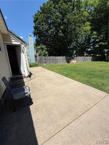 7124 Buckley Road, Salina, NY 13088