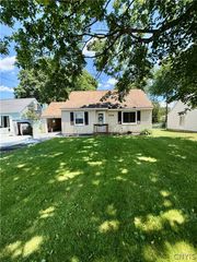 7124 Buckley Road, Salina, NY 13088
