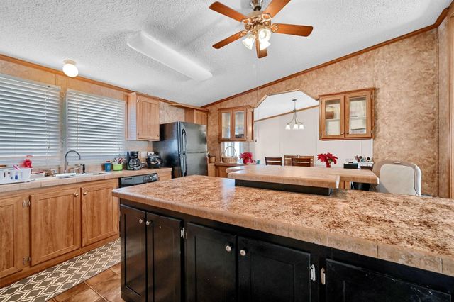 115 Candlewood Circle, Gainesville, TX 76240