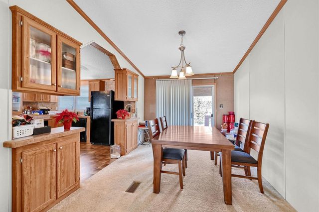 115 Candlewood Circle, Gainesville, TX 76240