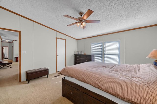 115 Candlewood Circle, Gainesville, TX 76240