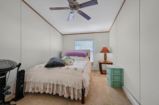 115 Candlewood Circle, Gainesville, TX 76240