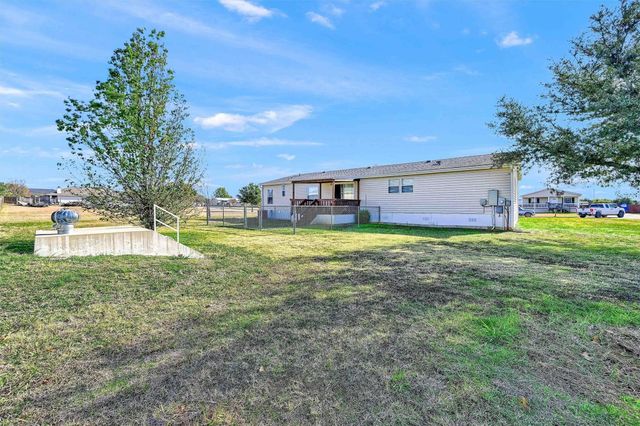 115 Candlewood Circle, Gainesville, TX 76240