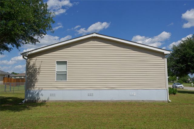 115 Candlewood Circle, Gainesville, TX 76240