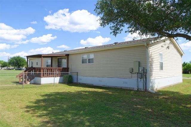 115 Candlewood Circle, Gainesville, TX 76240