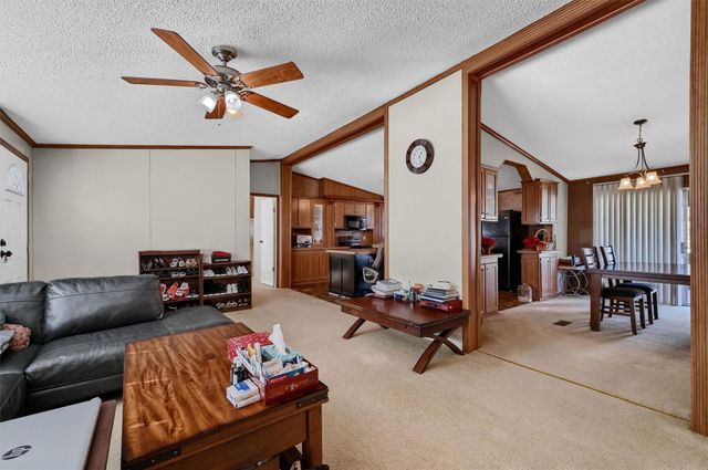 115 Candlewood Circle, Gainesville, TX 76240